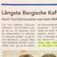 Pressebericht über die längste Kaffeetafel bei Möbel Höffner